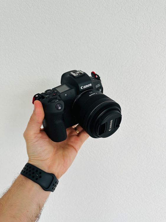 Canon EOS R + Canon RF35mm + Battery Grip + Camera bag Kaufen auf Ricardo