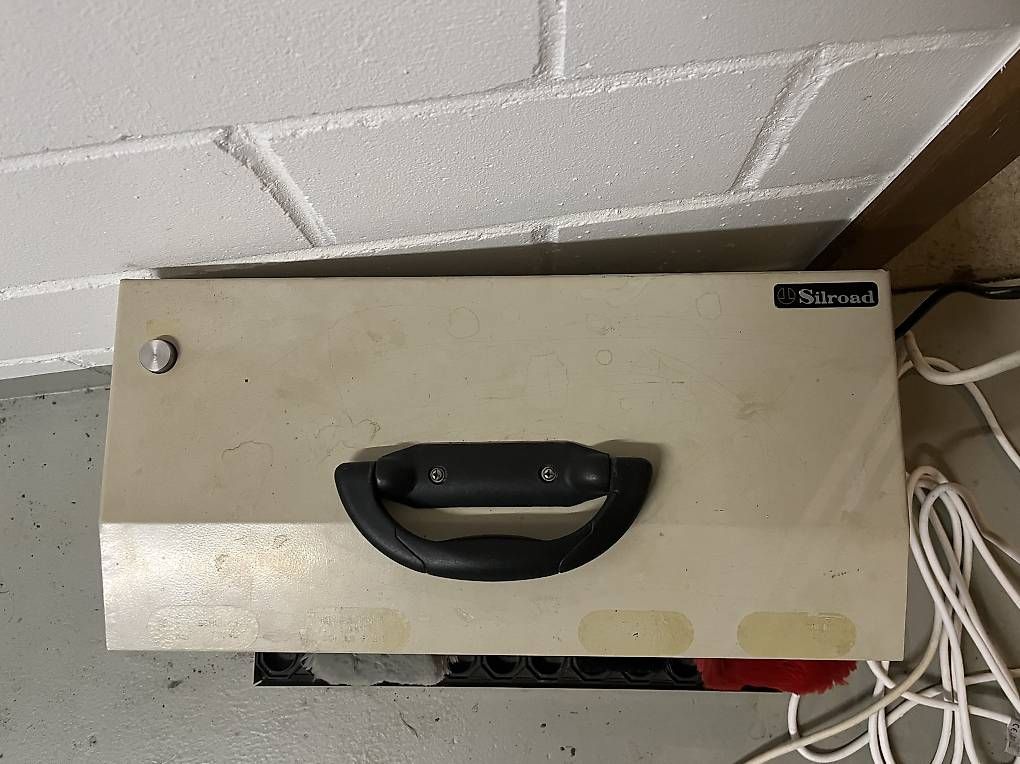 Tutte le macchine: Schuhputzmaschine – Usato da Thunstetten venduto da Tamyx0