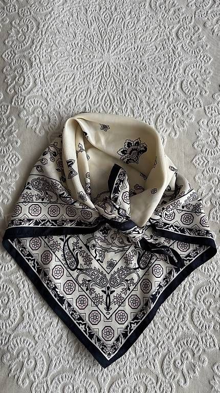 Foulard & Sciarpe:  Foulard Mango Paisley – Usato da Hünenberg See venduto da Schulers 4