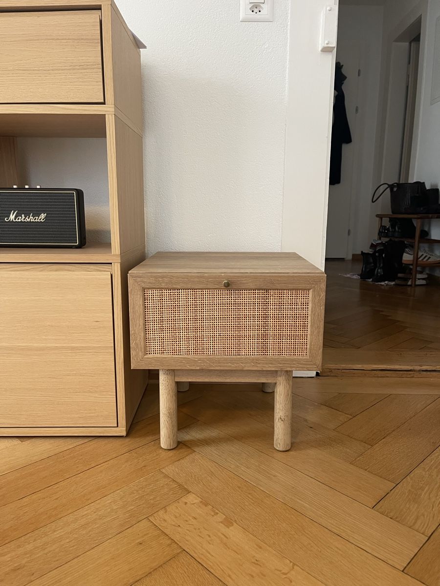La Redoute Comodini: La Redoute Nachttisch Bedside Table Eichenholz Rattan – Nuovo (secondo la descrizione) da Zürich venduto da flo_8x2x