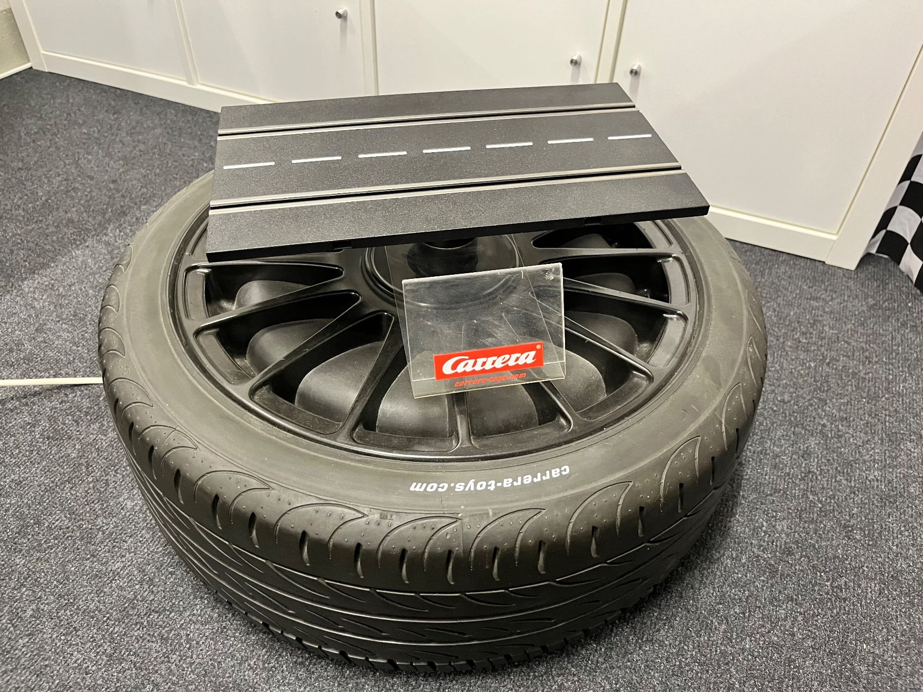 Carrera Rennbahnen: Carrera Digital Deko Reifen drehbar – Gebraucht aus Hunzenschwil von Dudi55