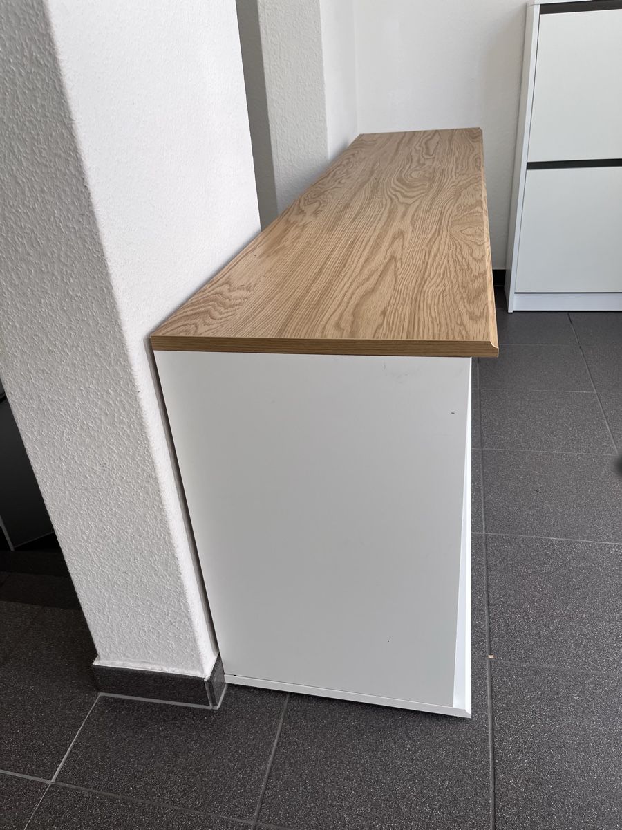 Ikea Mobili TV: TV-Möbel – Usato da Liestal venduto da Xenias01 1