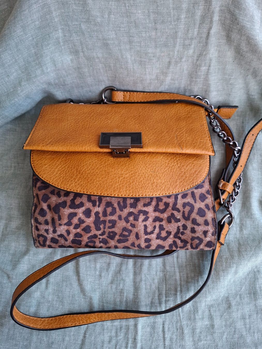 Borse da donna: Sac Bandoulière Léopard Camel Chaîne – Usato da Lutry venduto da Sim_Sta