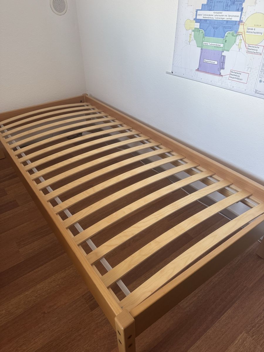 Lits: Flötotto Bett mit Inhalt  – D'occasion à Gwatt (Thun) par Fuenfmalfuenf