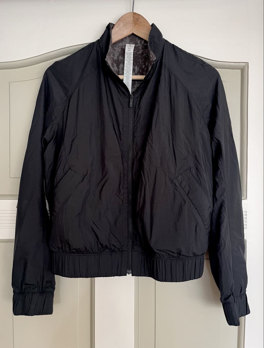 Lululemon Giacche: Schöne Bomberjacke von Lululemon – Usato da Zürich venduto da bec_p9dy
