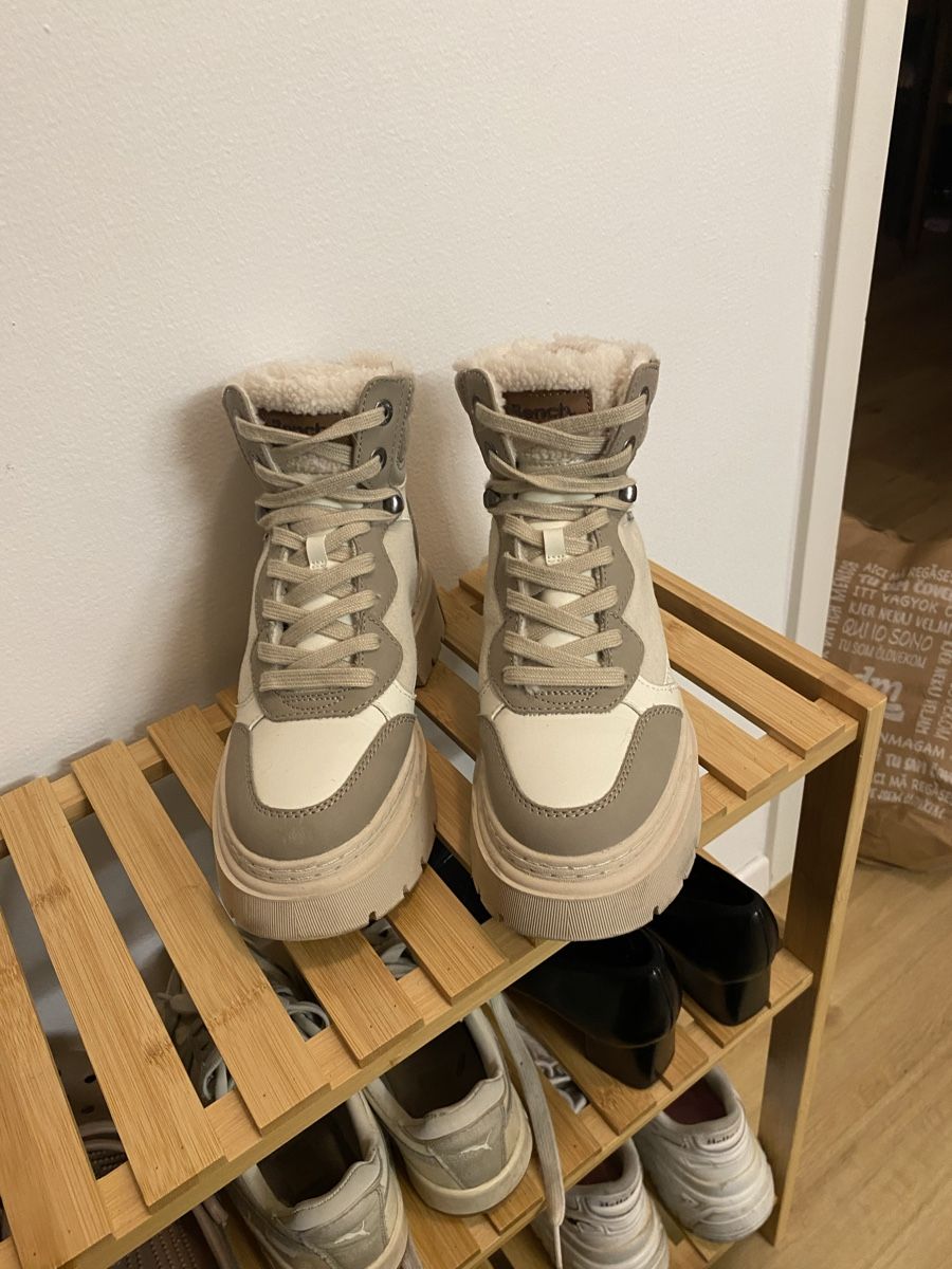 Bench Scarpe da donna: Bench Winterstiefel Damen, Beige, Grösse 37 – Nuovo (secondo la descrizione) da Thun venduto da glazed.donut 1