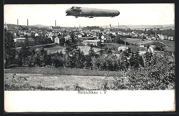 Foto & Poster: Netzschkau i. V., Zeppelin über der Sta – Usato da Berlin venduto da bartko-reher