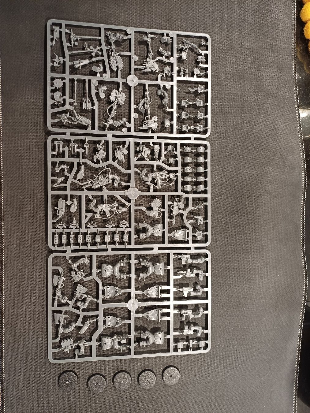Modellbausätze & Standmodelle: Warhammer 40000 - Orks - Nobz 1 – Neu (gemäss Beschreibung) aus Bernex von Adrieneagle