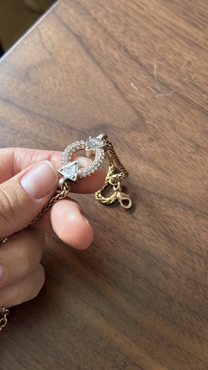Guess Bracciali & Braccialetti: Original GUESS Armband – Nuovo (secondo la descrizione) da Bülach venduto da air_2v9v 1