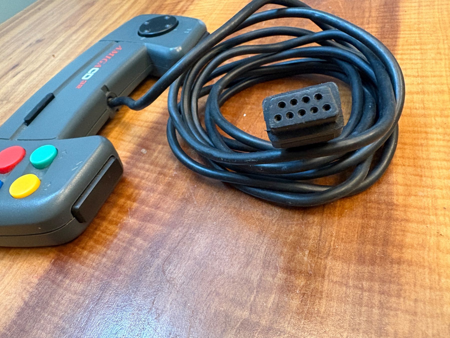 Commodore Controller: Amiga CD32 Original Controller – Gebraucht aus Niederhasli von Manuf0 3