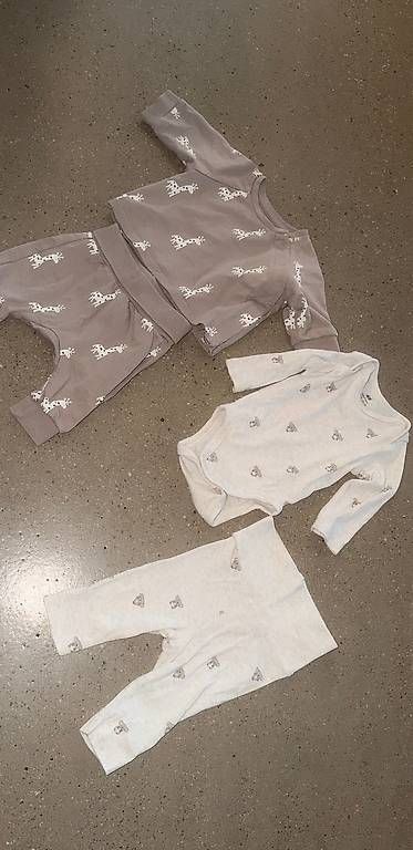 Lotti & Set di vestiti: H&M 2 Sets Gr.50 & Gr.56 – Nuovo e nell'imballaggio originale da Dierikon venduto da san_9tc9