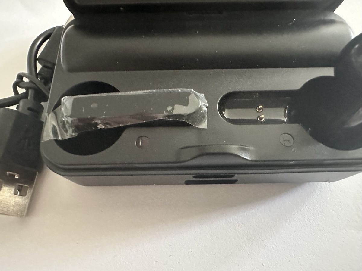 Cuffie: Bluetooth Kopfhörer mit Ladecase schwarz – Nuovo e nell'imballaggio originale da Kloten venduto da digi-Galaxy 3
