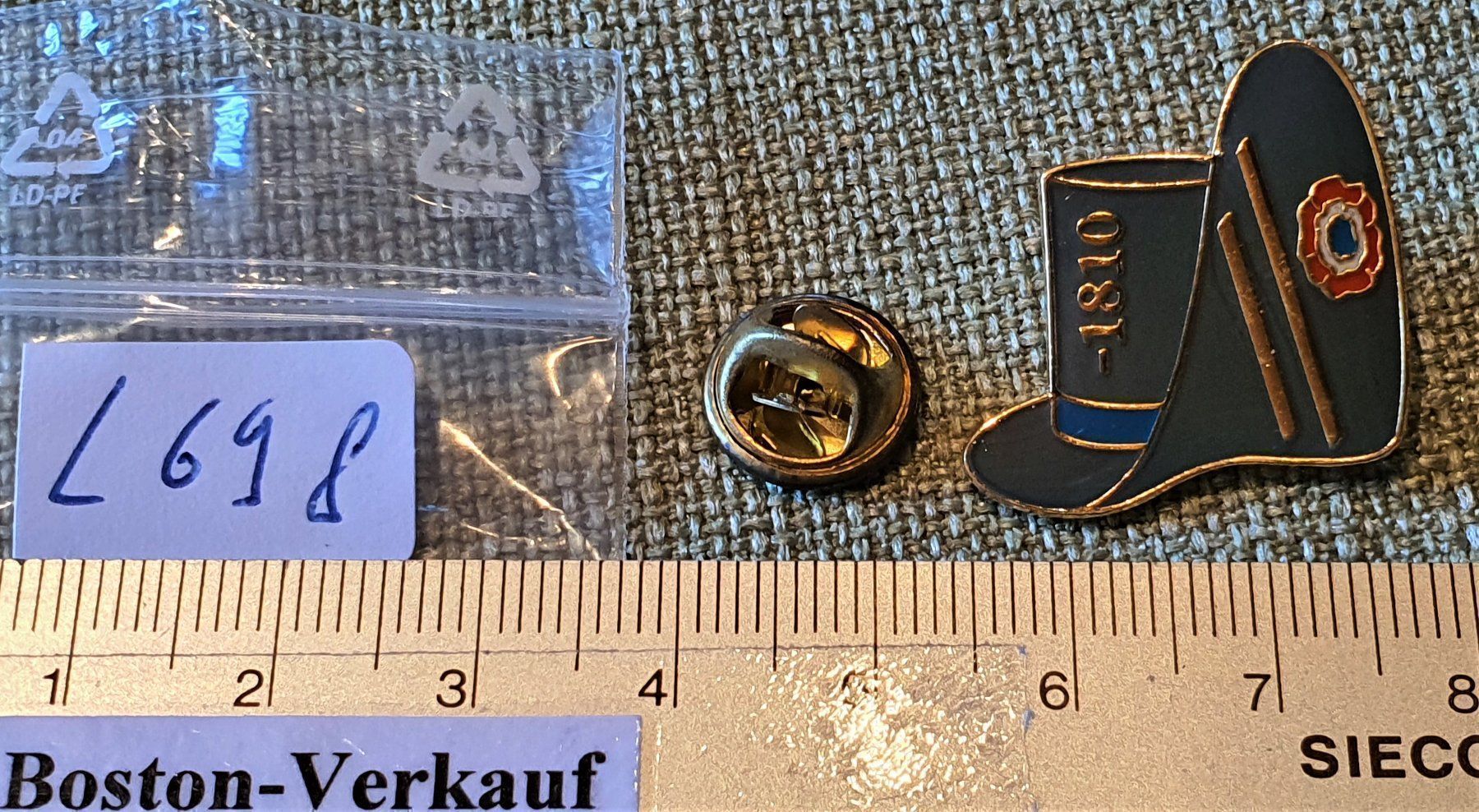 Placchette & Badge: L698 - Pin Basler Polizei Hut - 1810 / Büttel – Usato da Reinach BL venduto da Boston-Verkauf 2