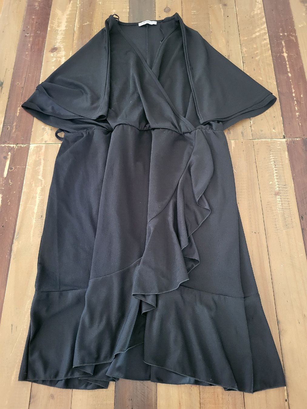 Vestiti: Robe noire Glamorous Curve taille 48 portefeuille – Usato da Ursy venduto da Tchoupitchou