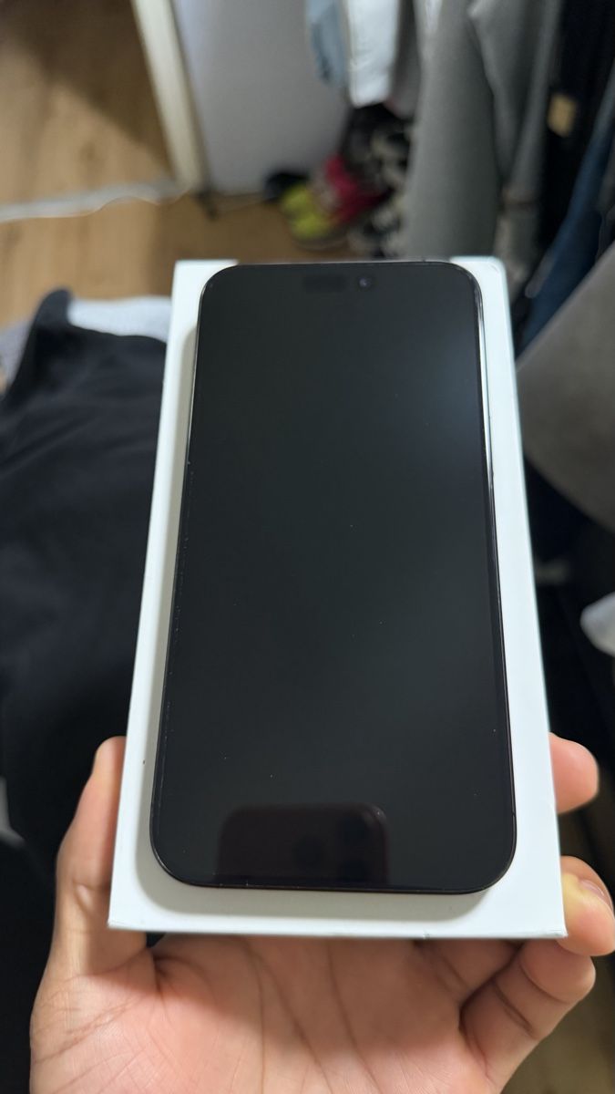 Apple Telefoni cellulari / Smartphones: Apple iPhone 15 Pro Max 256GB – Usato da Neuhausen venduto da agh_g2nd