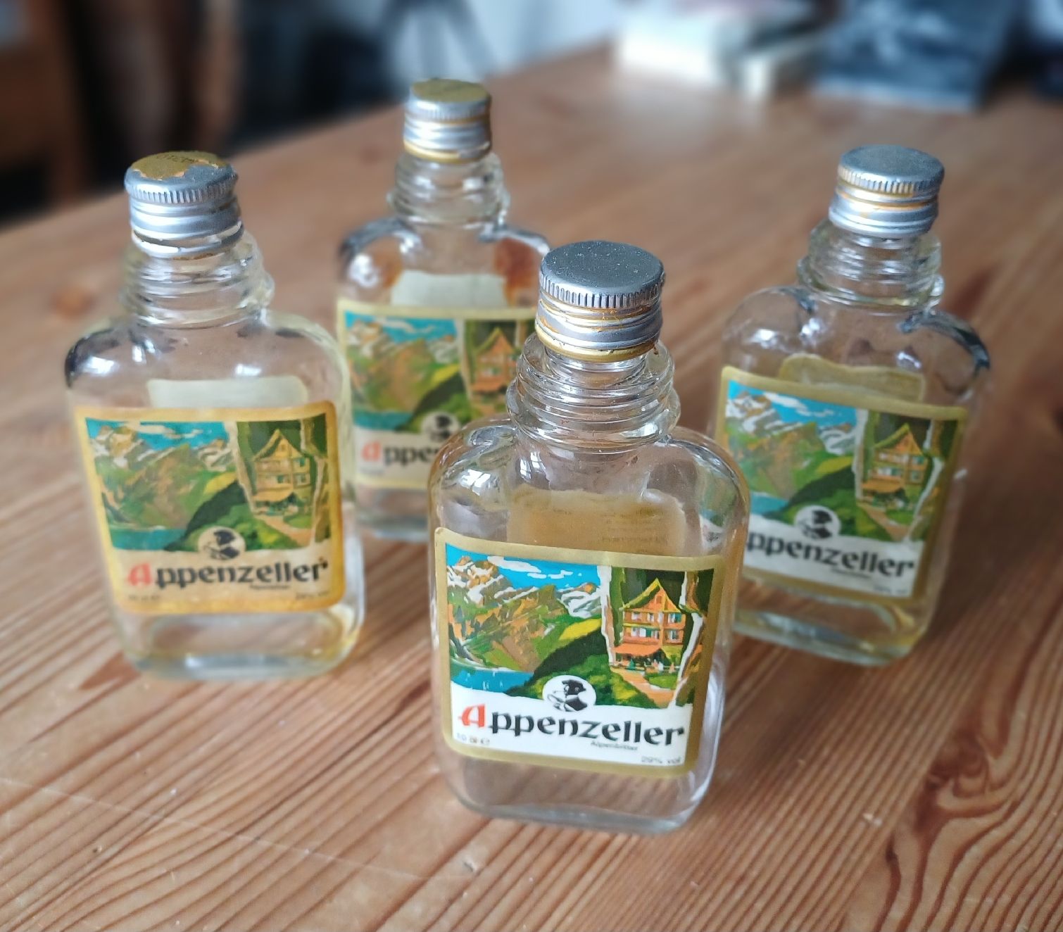 Bottiglie: Appenzeller Alte Flaschen – Usato da Domat-ems venduto da Gr8wood