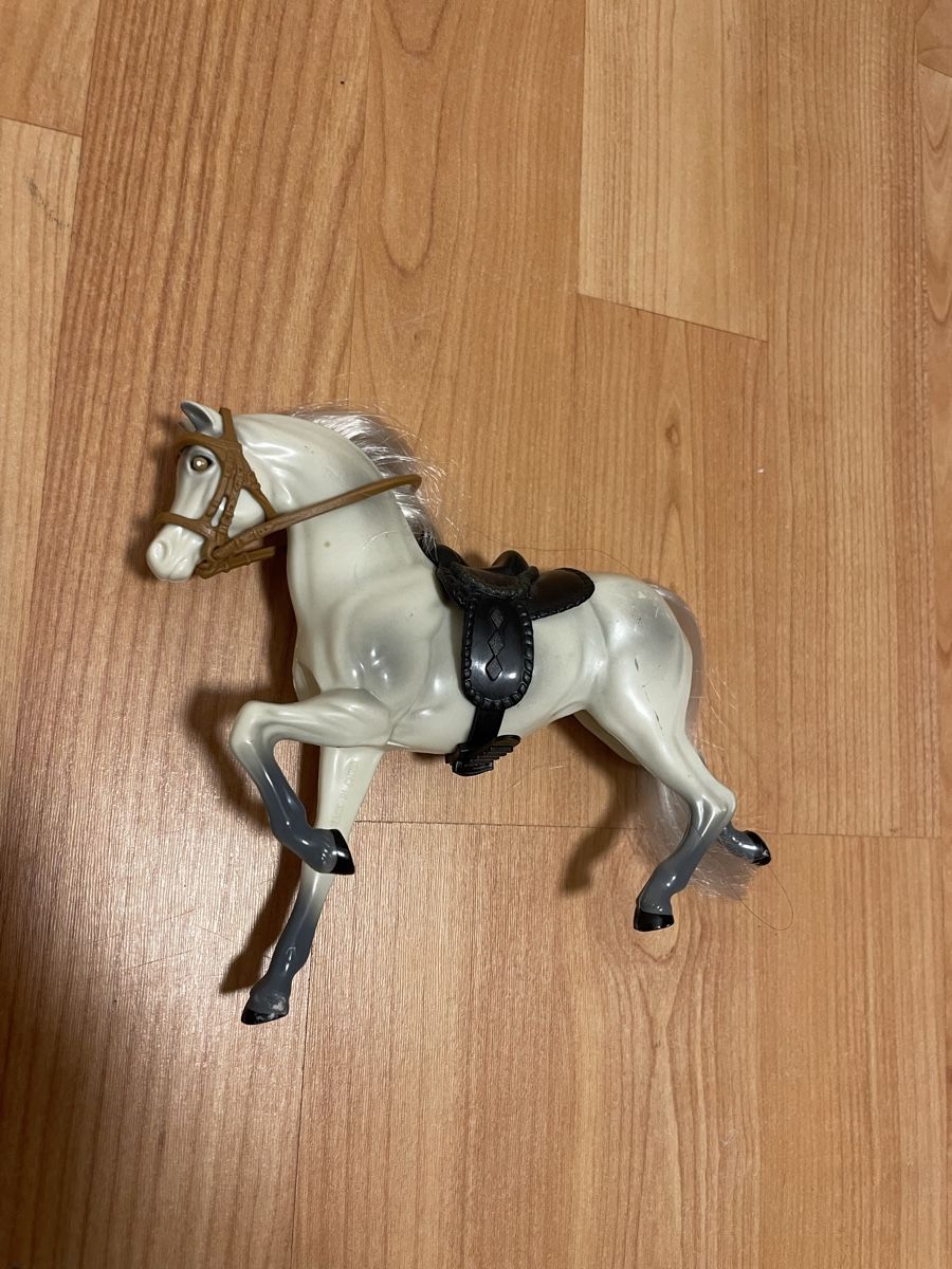 Spielzeuge: Barbie Pferd klein – Gebraucht aus Winterthur von Ala_Minor
