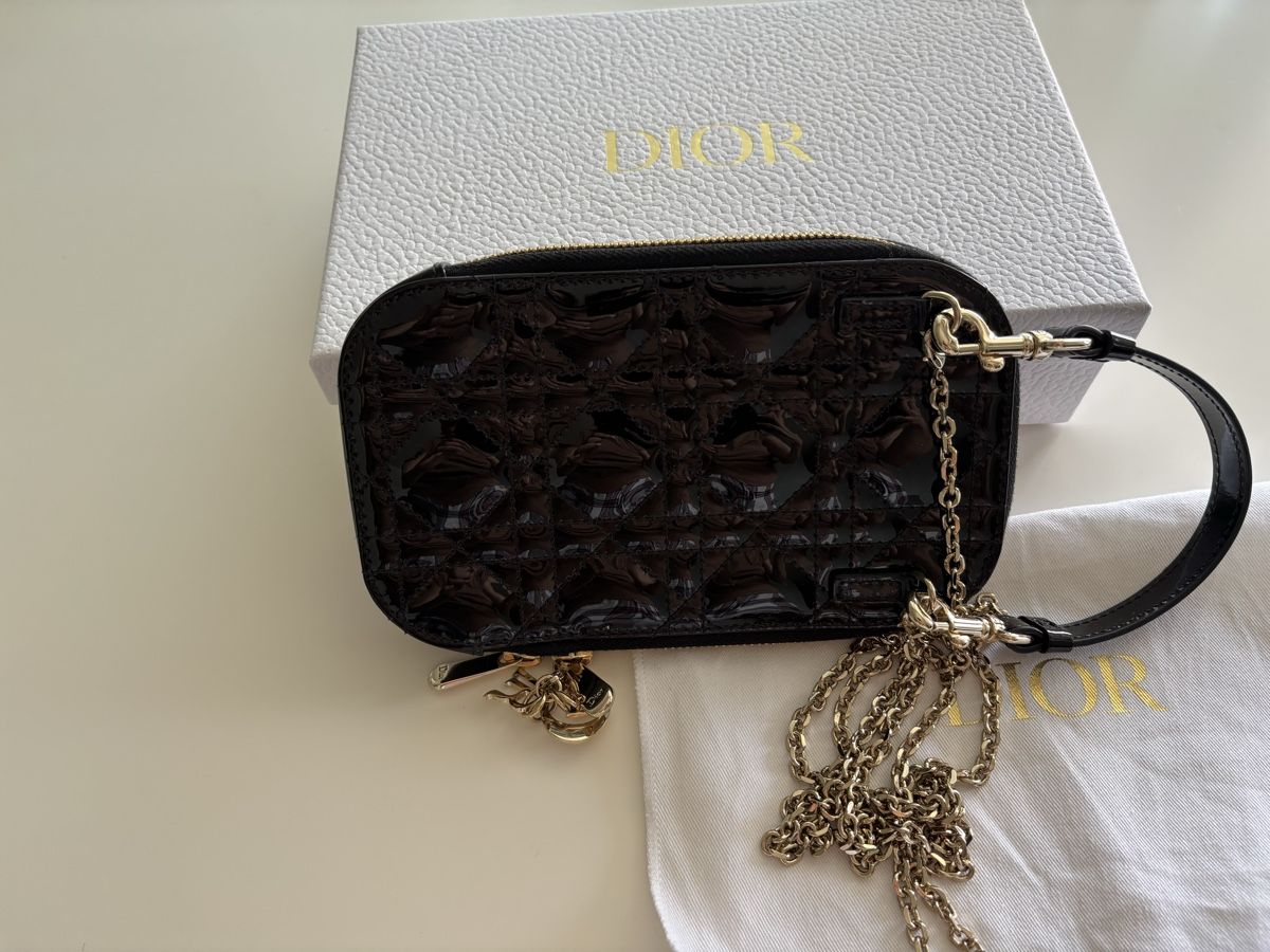 Dior Borse da donna: Dior Black Micro Bag - Like New! Trendy Accessory! – Nuovo (secondo la descrizione) da Basel venduto da uni_6j8f 2