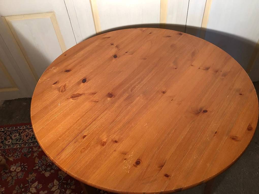 Tables: Table ronde – D'occasion à Icogne par GabyMayor 1
