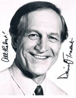 Daniel J. Travanti 1940- Autogramm signiert Foto 20x25cm