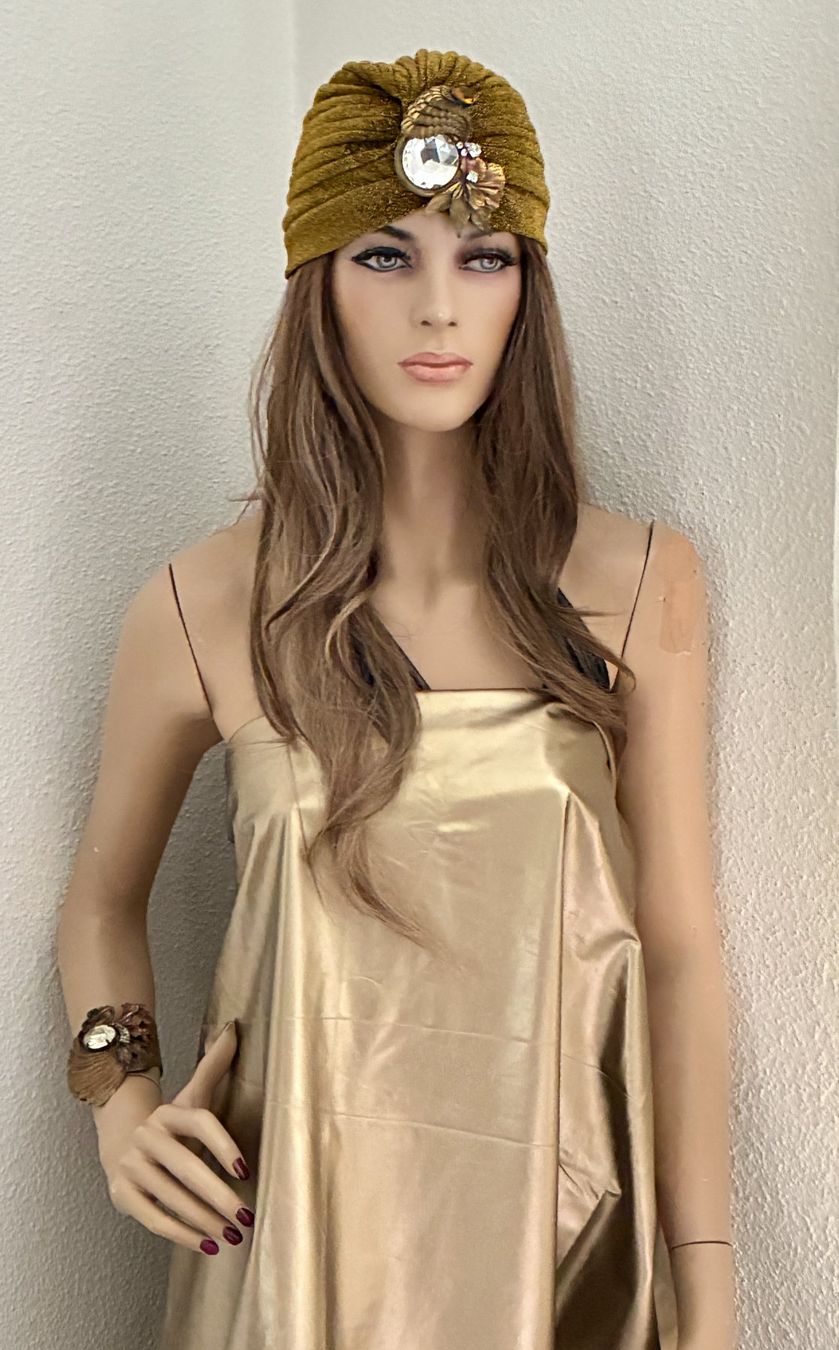 Spille & Fermagli: Antiker Modeschmuck Armspange/Brosche Messing m. Glassteinen – Usato da Kloten venduto da Nephty