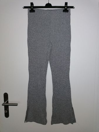 Stylische gerippte Stoffhose mit Schlitz Gr. S