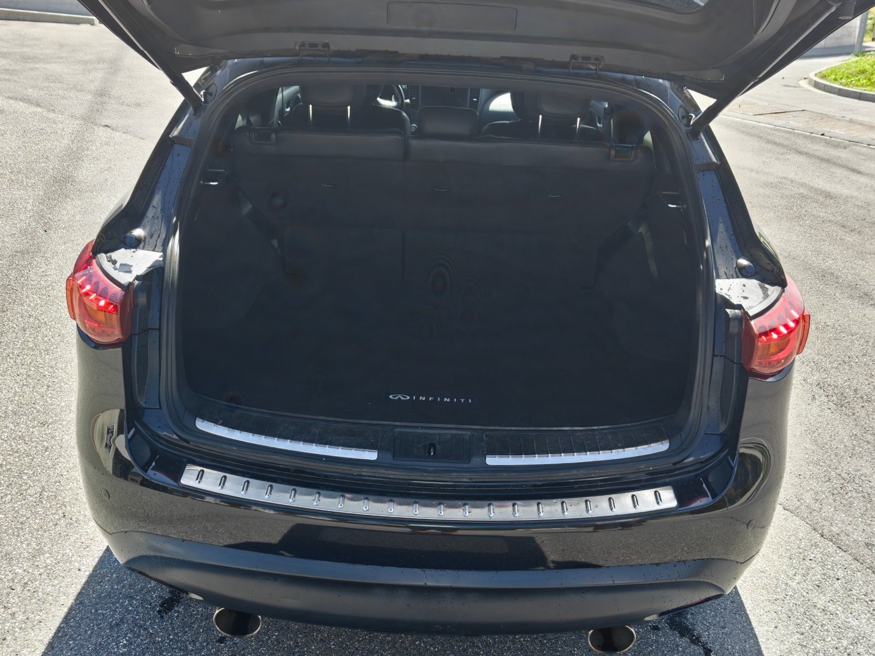 Infiniti Autos: Infiniti FX 30D – Gebraucht aus Chur von TheGarage 6