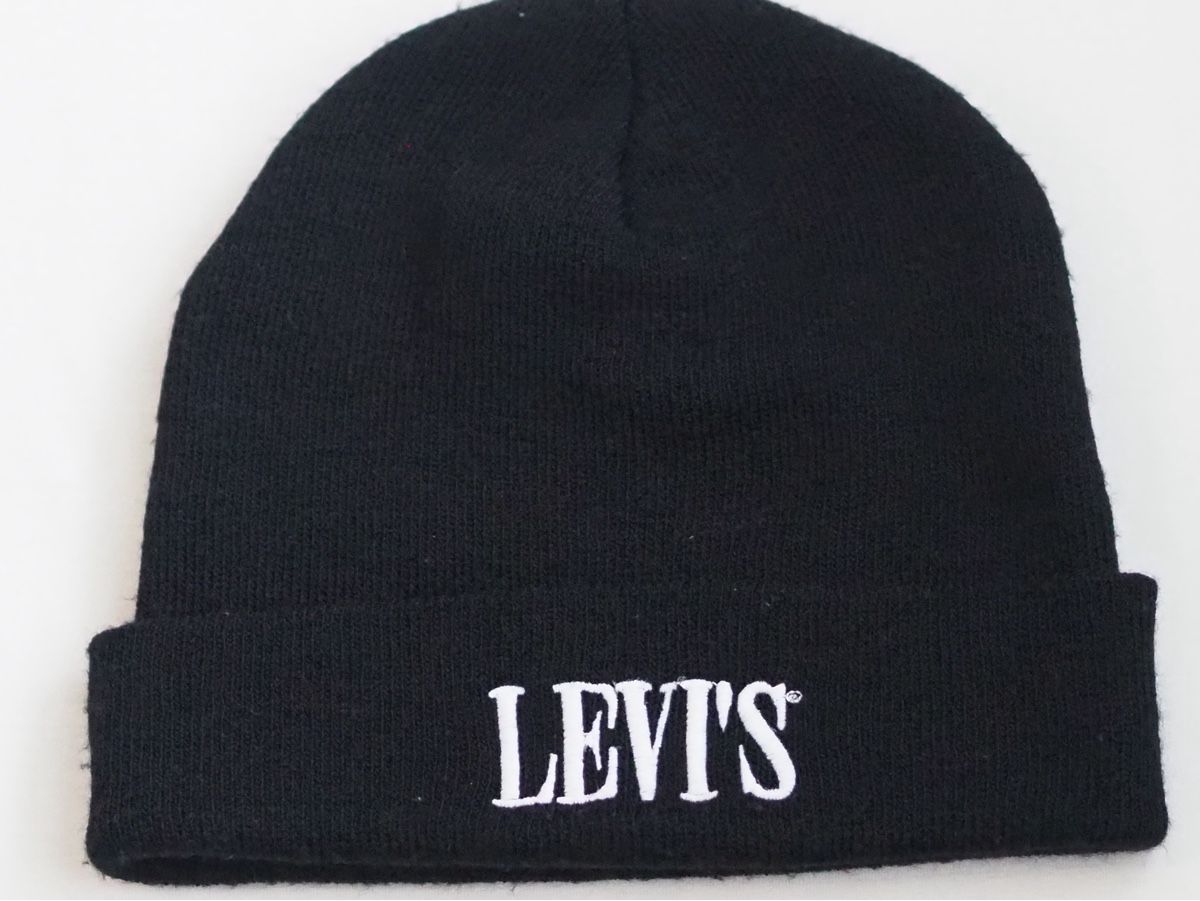 Sonstige Kleidung & Accessoires: Warme Wintermütze Levi's schwarz – Gebraucht aus Neftenbach von litta_00