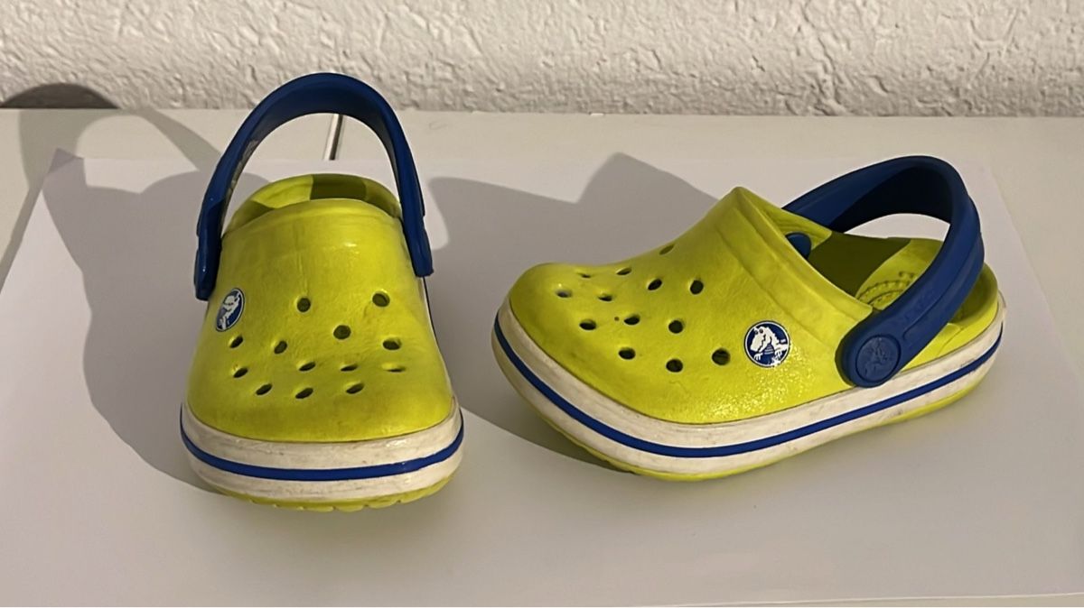 Crocs Scarpe da uomo: Crocs Grösse 4-5 / 19-20 – Usato da Stettlen venduto da Biienli