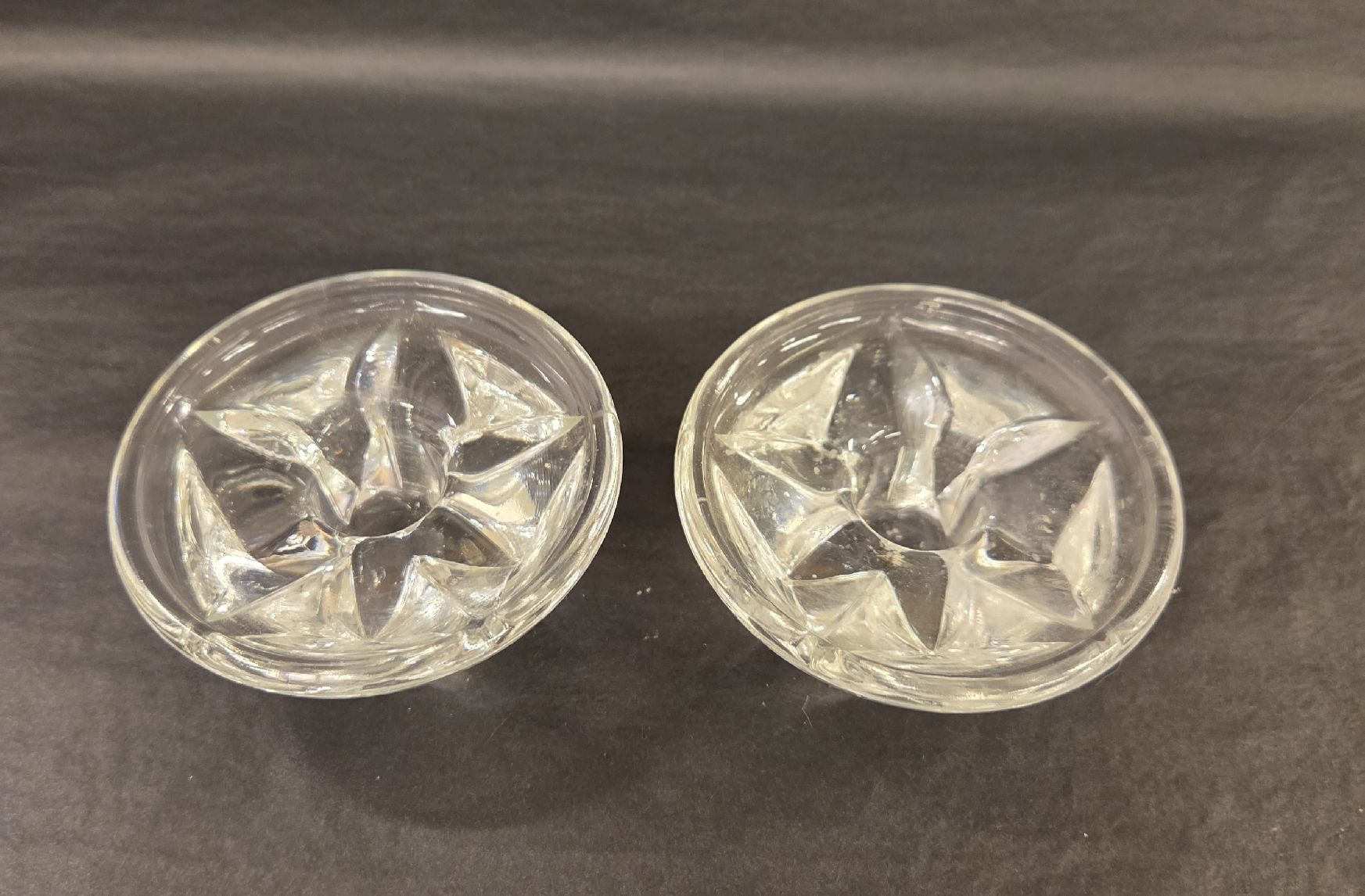 Portacandele: 2 Kerzenhalter aus Glas Sternform – Usato da Lupfig venduto da olivenbaeumli 1
