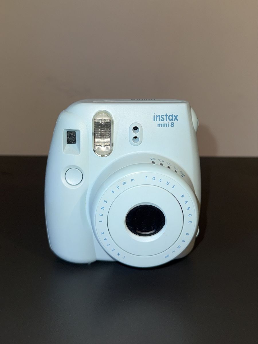 Fujifilm Fotocamera: Fujifilm Instax Mini 8 Sofortbildkamera hellblau – Usato da Schmitten FR venduto da sar_pdq2 1