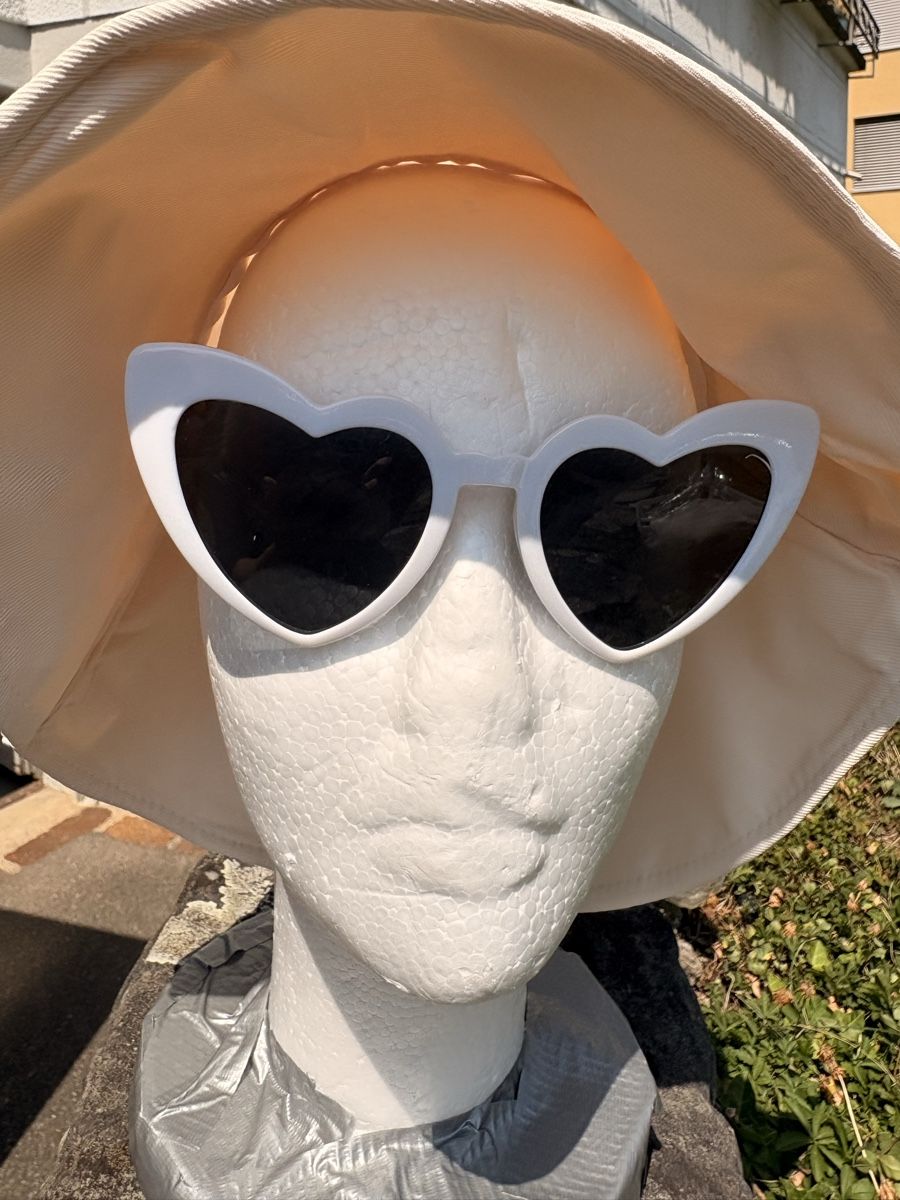 Occhiali & Lenti: Sonnenbrille Herzform Weiss neuwertig – Nuovo (secondo la descrizione) da Zürich venduto da Sundaygirl 1