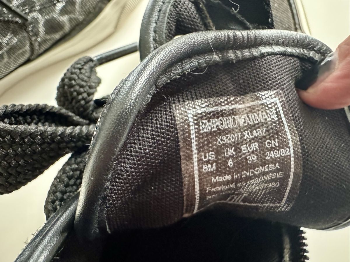 Armani Scarpe da donna: Armani sneaker leostyle – Usato da Niederurnen venduto da Chanel40 4