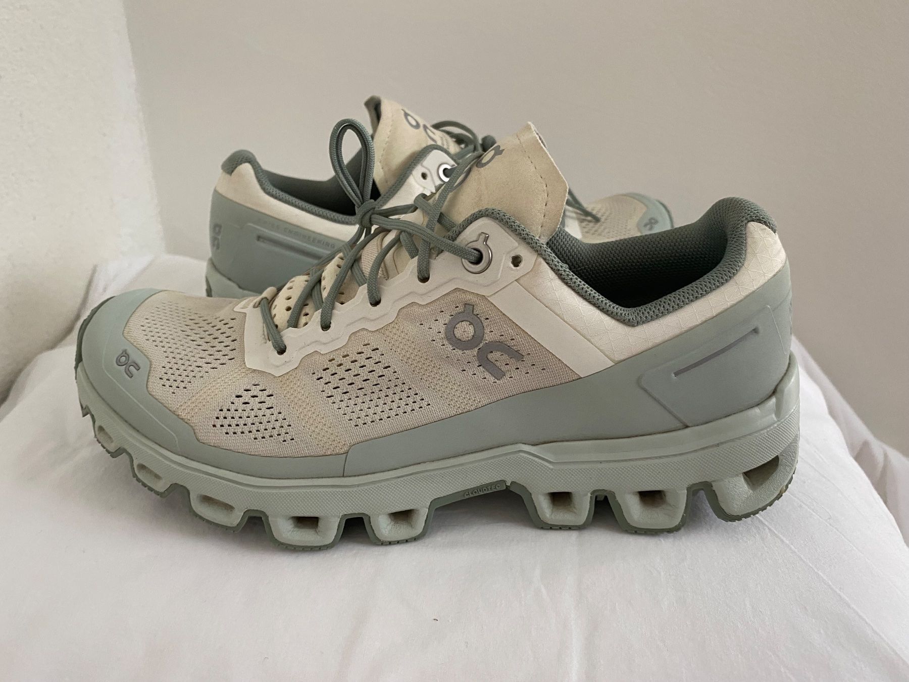 On Damenschuhe: ON CLOUDVENTURE GRÖSSE 38.  AB 1 FRANKEN – Gebraucht aus Zürich von Fashionparade