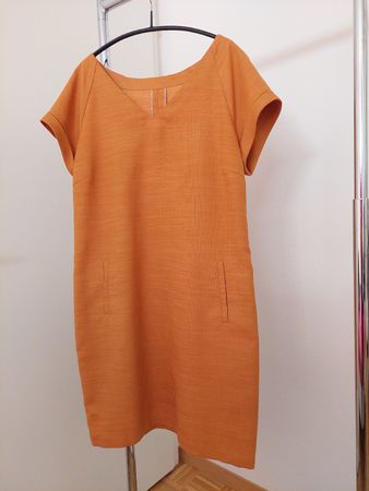 Kleid Gr. 42 orange, V-Ausschnitt, ohne Taschen (attrappen)