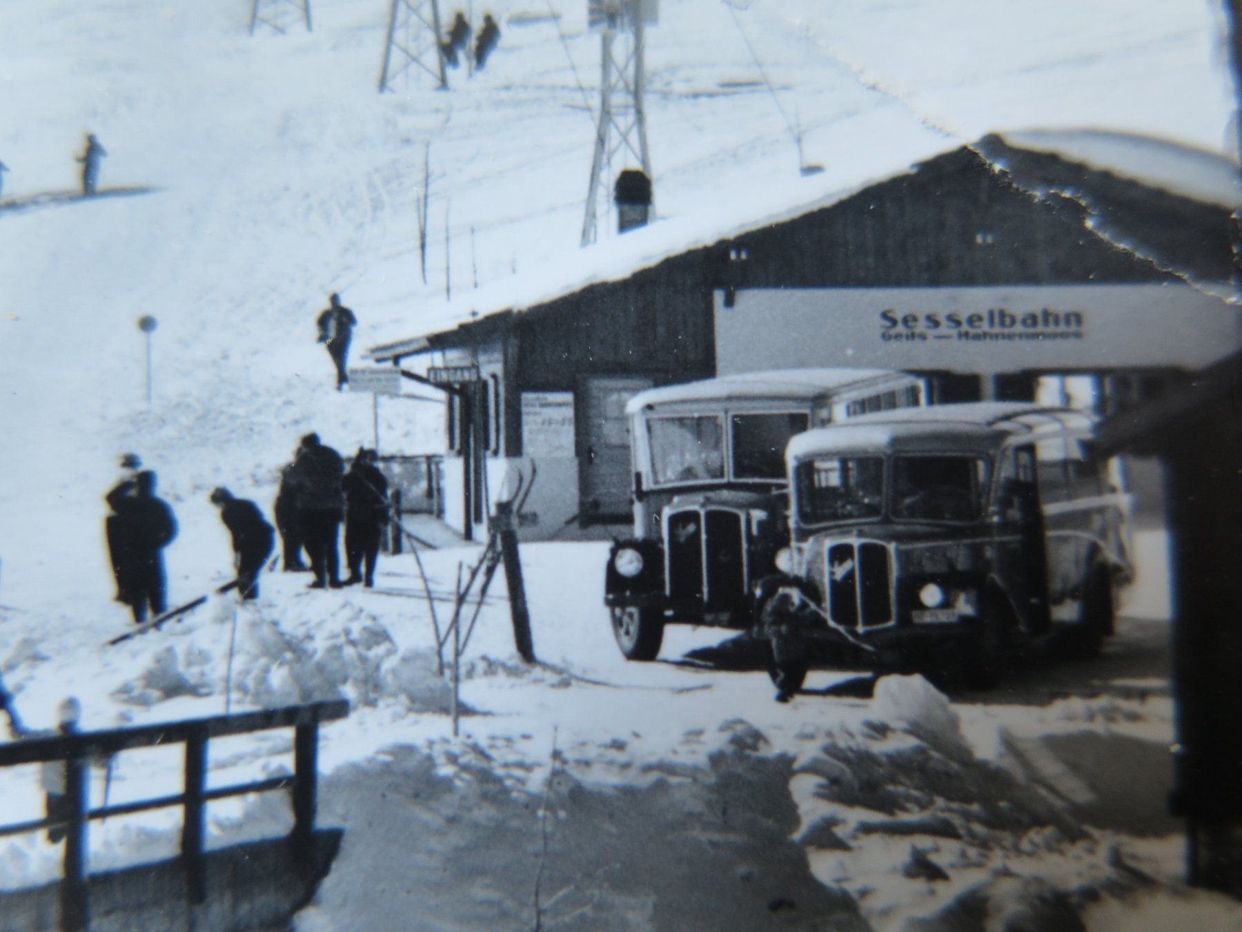Cartoline postali: ADELBODEN - SESSELLIFT GEILS - SAURER-POSTAUTOS – Usato da Wittenbach venduto da lipasal 1