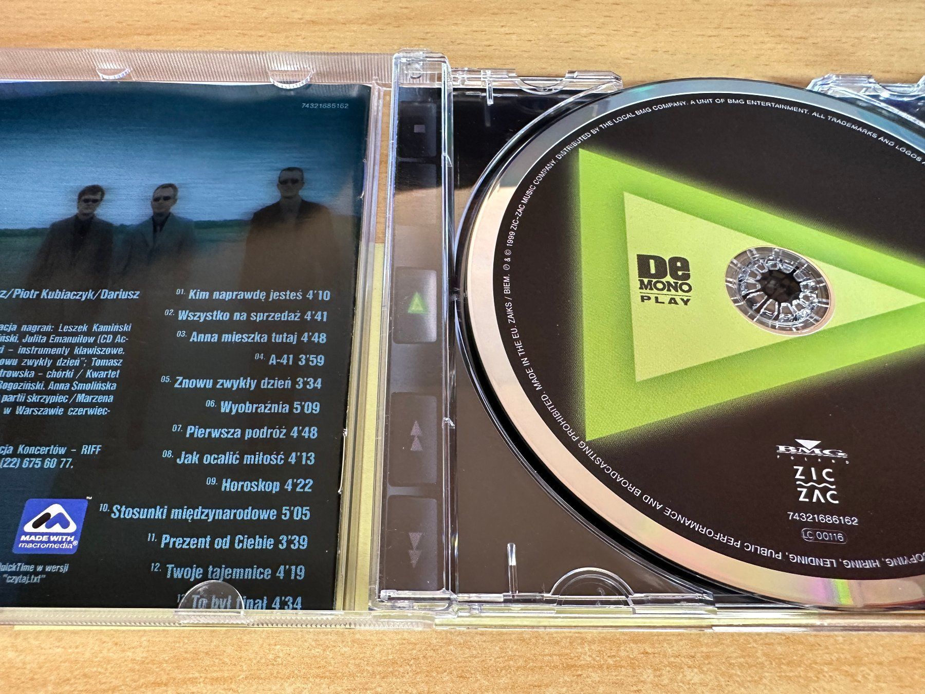 CDs: De Mono – Play – Gebraucht aus Rikon im Tösstal von Alpenmutz 2