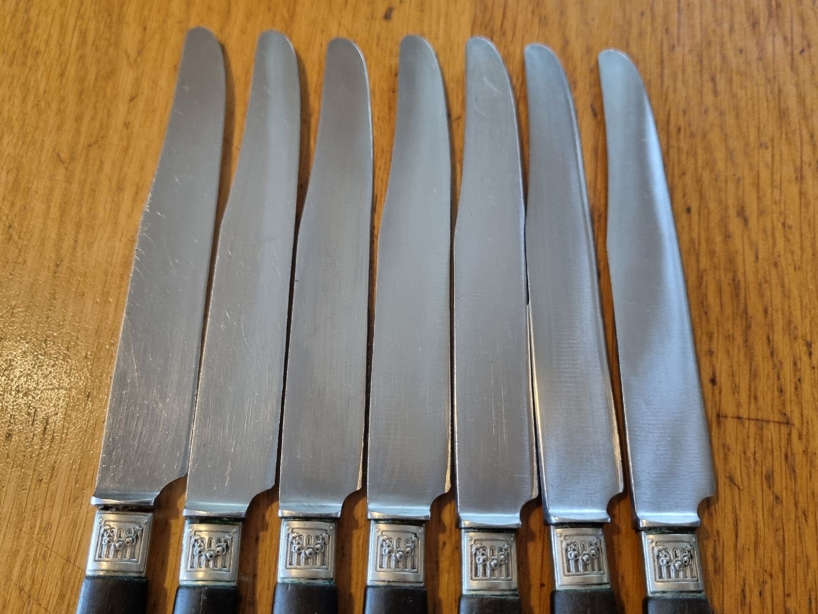 Couteaux: Ensemble de 7 couteaux de table E. Châtelai-Ichy Aigle Inox – D'occasion à Les Cullayes par yan_nvn9 1