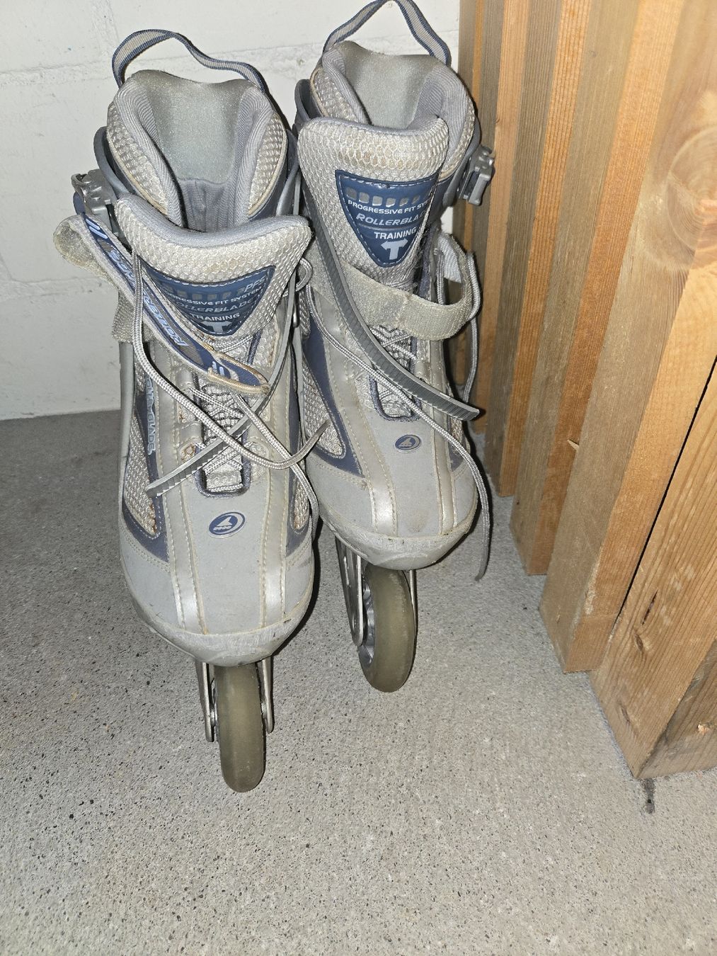 Pattini in linea & Pattini a rotelle: Rollerblade Inline Skates Gr. 40.5 – Usato da Urdorf venduto da yaceo
