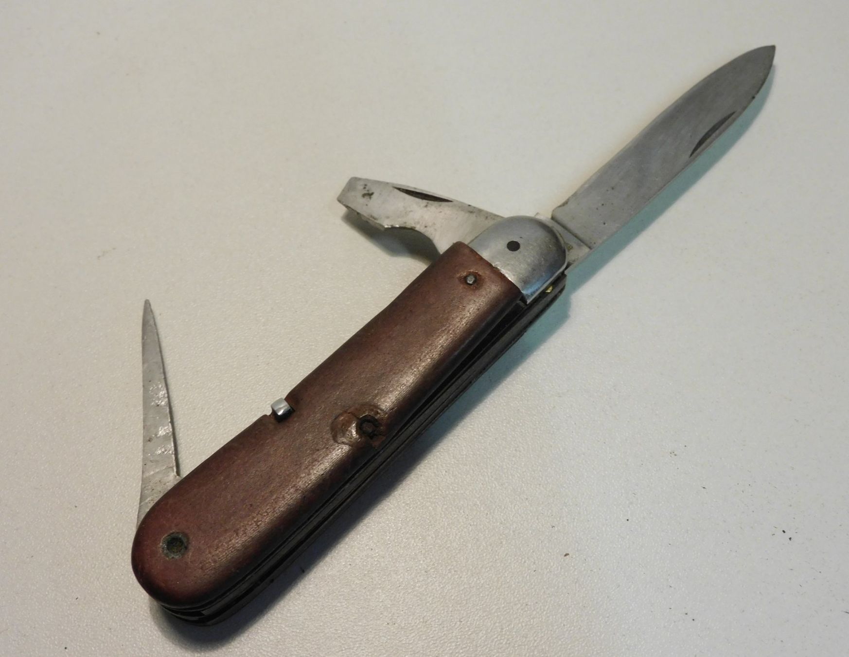 Coltelli tascabile: Sackmesser Holzgriff Campin Messer  9 cm – Usato da Sursee venduto da 76 1