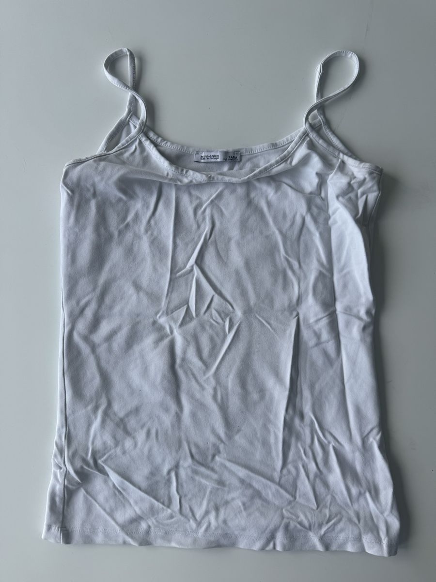 Zara Top: 2 White Tank Tops: Zara Basic, Unterleibchen Set – Usato da Zürich venduto da forestF4iry 3