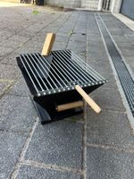 Grill Rost mit Holzgriff tragbar neuwertig, Rost 25 x 28 cm