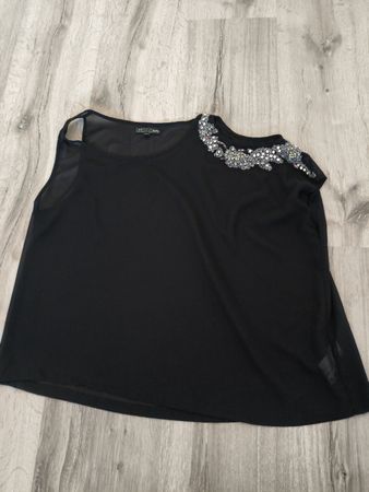 Top donna Bershka nero con decorazioni taglia S