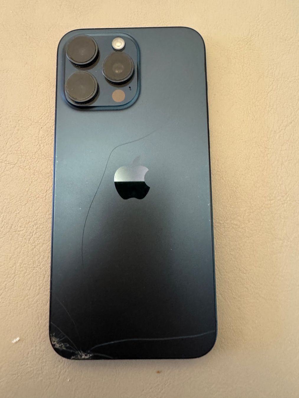 Apple Telefoni cellulari / Smartphones: iPhone 15 pro Max  256GB – Difettoso da Adliswil venduto da Busys 4