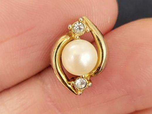 Orecchini pendenti & Orecchini a lobo: Ohrstecker in gold mit Perle, Einzelstück – Usato da Brugg AG venduto da Leona90 2