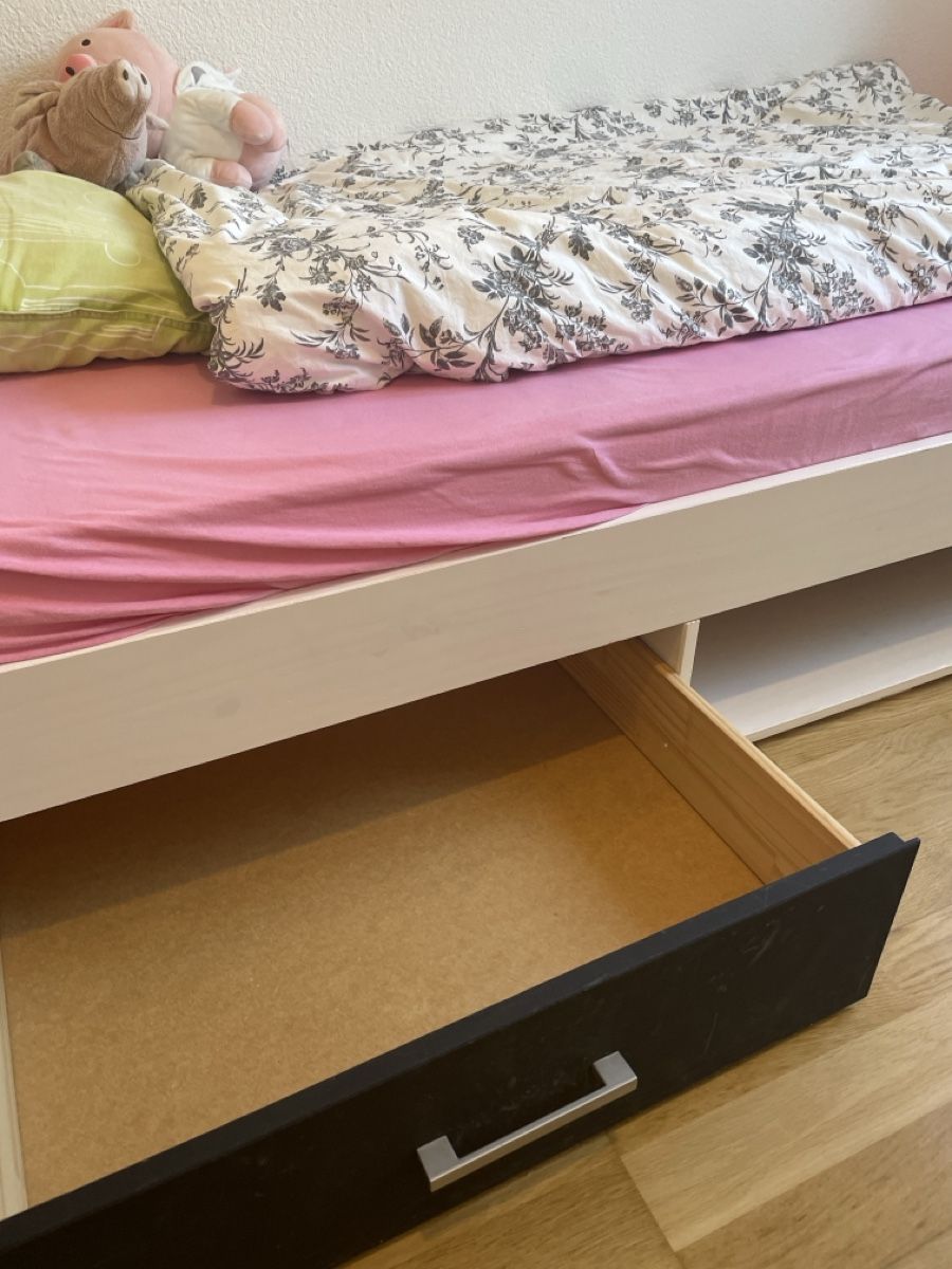 Betten: Bett – Gebraucht aus Rüfenacht BE von Edinas_shop 2