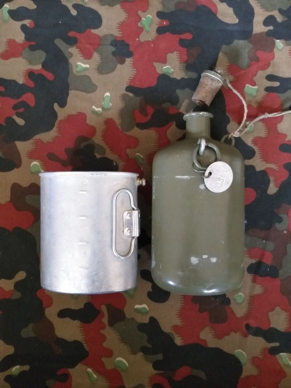 Schweizer Armee Ausrüstung & Ersatzteile: Feldflasche Mod. 1932 grün – Gebraucht aus Bauma von SwissMilitaria 1