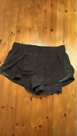 Schwarze Laufshorts mit Innenshorts - Grösse 34