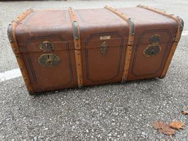 Biedermann Neuchâtel antiker Reisekoffer 90x58x45cm