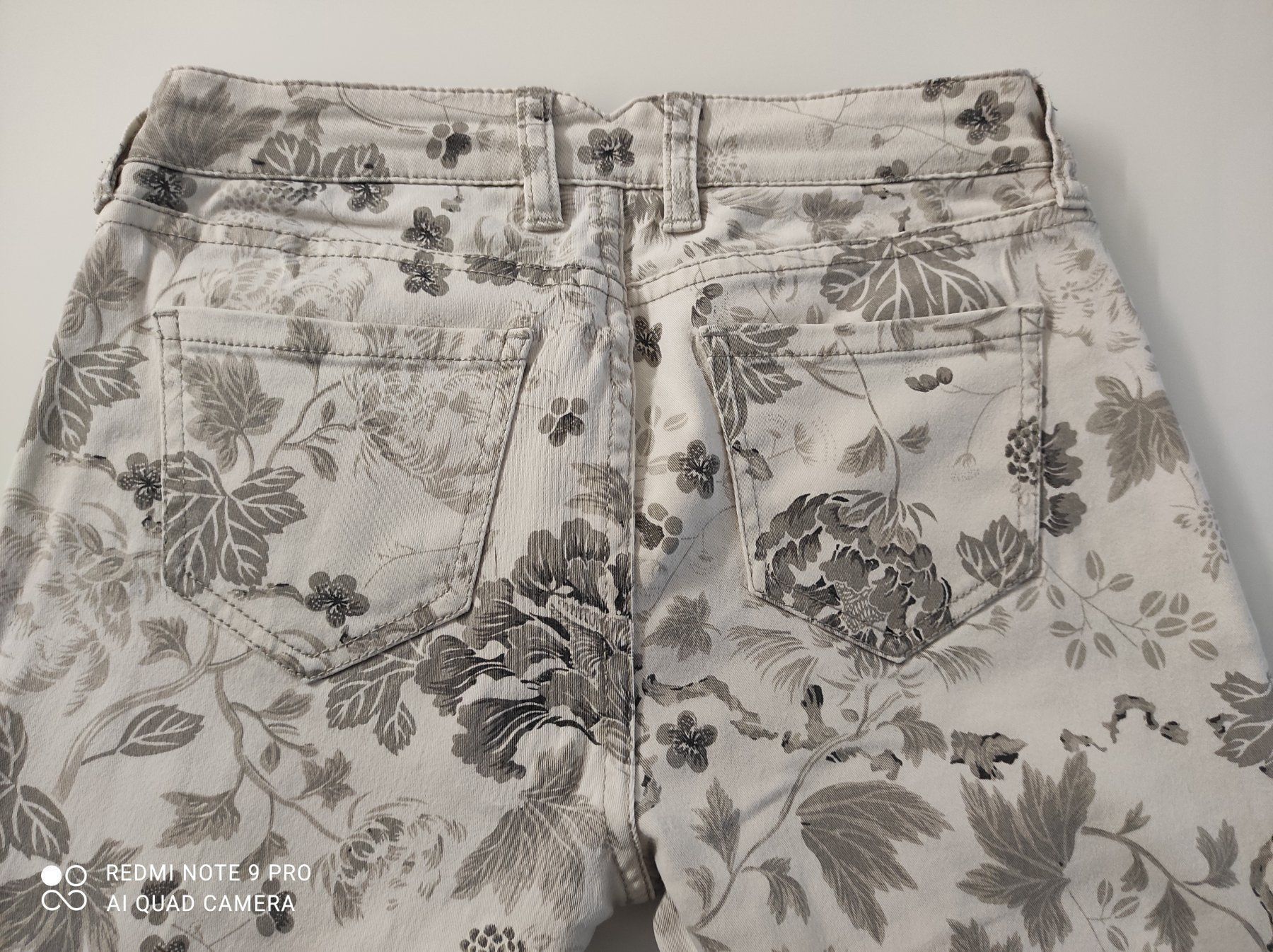 Pantaloni: Damen Hose gr 26 – Usato da Oensingen venduto da mamma86 3